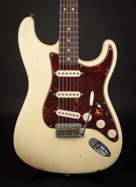 fender custom shop stratocaster.